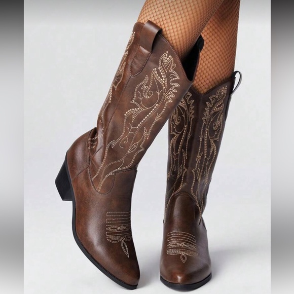 Shoes - Brown Western Embroidered Boots